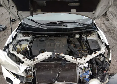 2011 Toyota Matrix z USA, uszkodzony, nr VIN 2T1KU4EE4BC689736